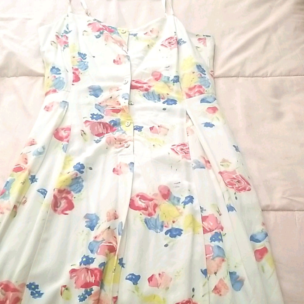 A floral sleeveless long dress